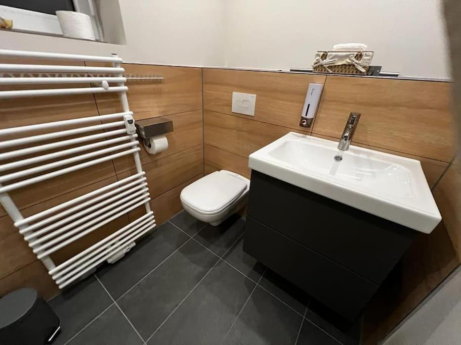 Boarding House Am Ahnepark Apartment Vellmar Ngoại thất bức ảnh